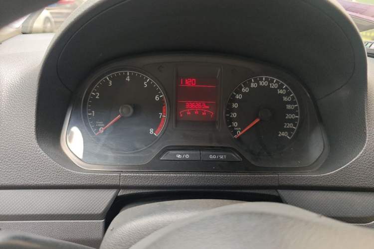 Used Volkswagen Jetta 2015 1.6L Automatic Fashion Model Instrument Cluster
