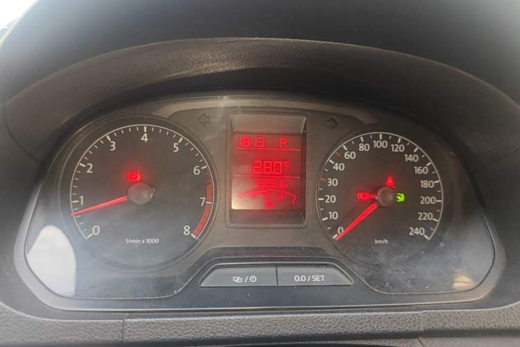 Used Volkswagen Jetta 2015 Value Edition 1.6L Automatic Fashion Version Instrument Cluster