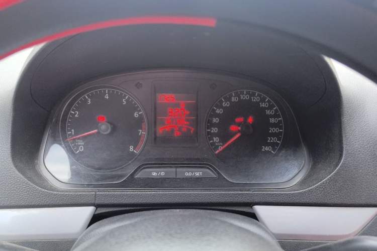 Used Volkswagen Jetta 2015 Zhuihui Edition 1.6L Manual Comfort Model Instrument Cluster