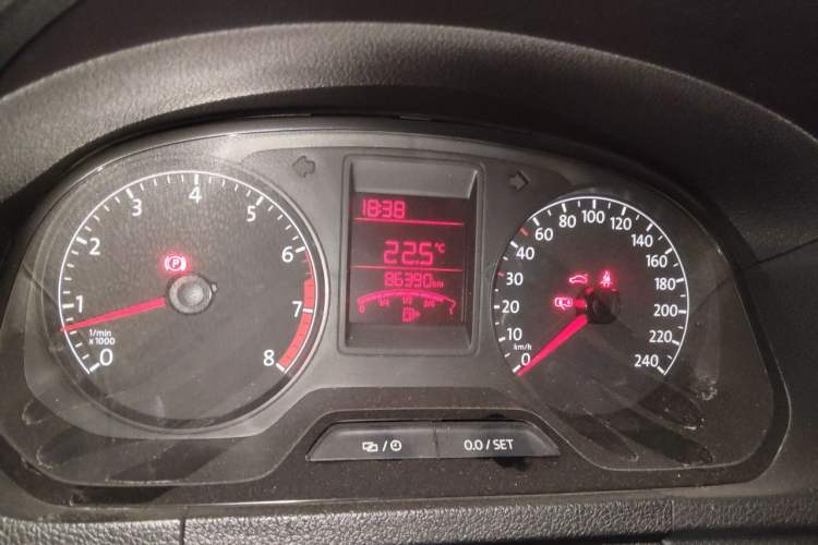 Used Volkswagen Jetta 2015 Zhuihui Edition 1.4L Manual Fashion Model Instrument Cluster