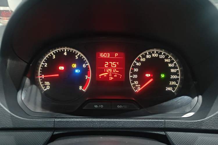 Used Volkswagen Jetta 2015 Value Edition 1.6L Automatic Fashion Version Instrument Cluster