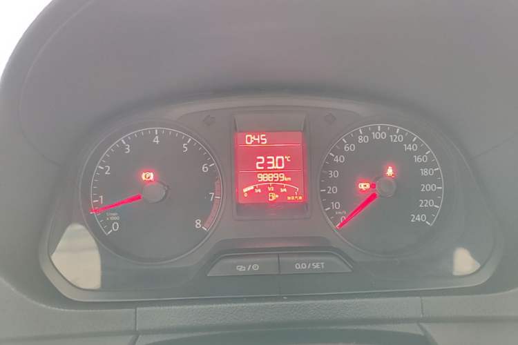 Used Volkswagen Jetta 2015 1.6L Manual Fashion Edition Instrument Cluster