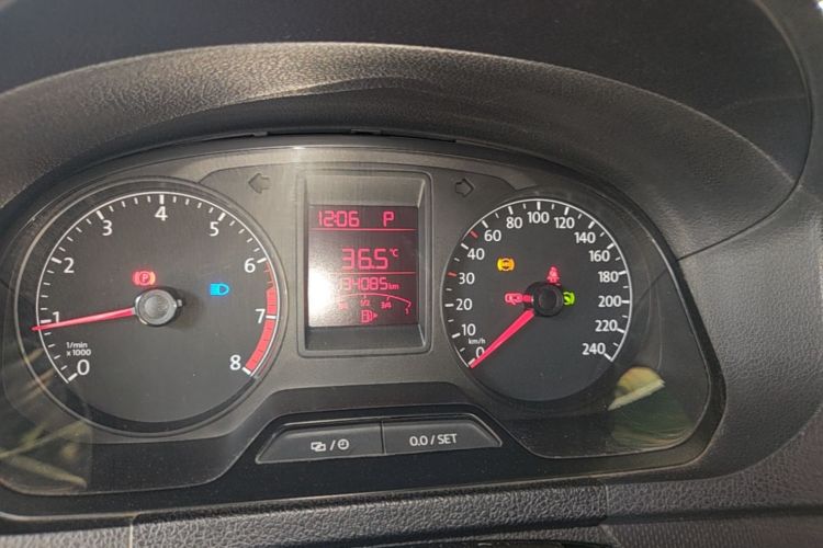 Used Volkswagen Jetta 2015 Value Edition 1.6L Automatic Fashion Version Instrument Cluster