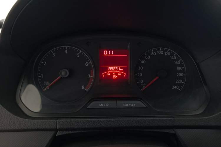 Used Volkswagen Jetta 2015 Value Edition 1.6L Automatic Fashion Version Instrument Cluster