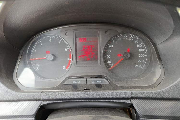 Used Volkswagen Jetta 2015 Zhuihui Edition 1.4L Manual Fashion Model Instrument Cluster