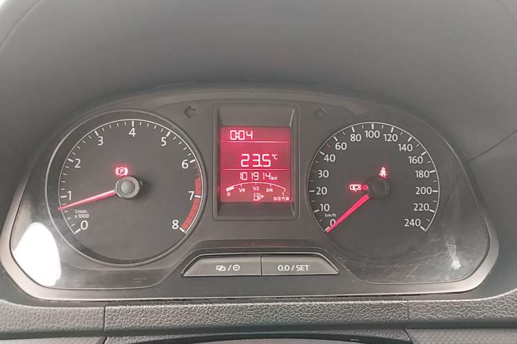 Used Volkswagen Jetta 2015 Value Edition 1.6L Manual Fashionable Style Instrument Cluster