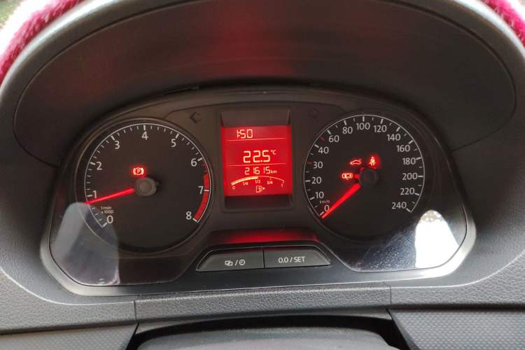 Used Volkswagen Jetta 2015 Zhuihui Edition 1.4L Manual Fashion Model Instrument Cluster