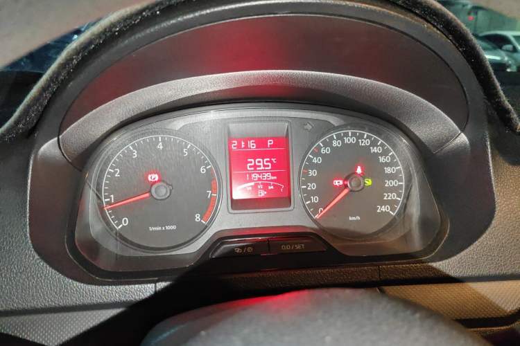Used Volkswagen Jetta 2015 Value Edition 1.6L Automatic Fashion Version Instrument Cluster