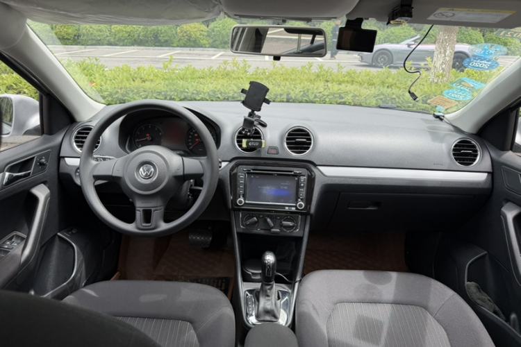 Used Volkswagen Jetta 2015 1.6L Automatic Comfort Model Interior 1