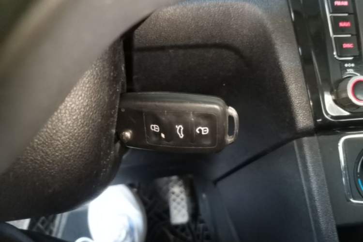 Used Volkswagen Jetta 2015 1.6L Automatic Comfort Model Interior 1