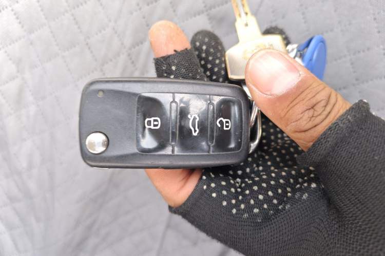 Used Volkswagen Jetta 2015 1.6L Manual Comfort Model Interior 1