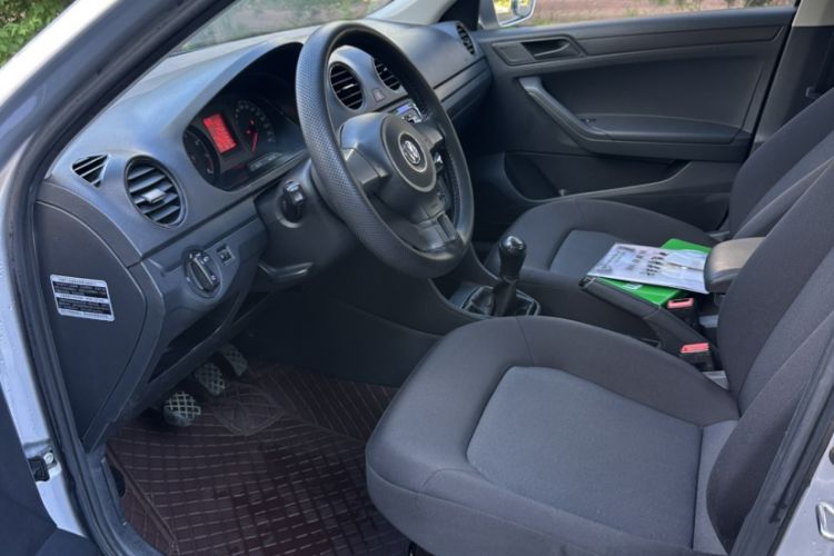 Used Volkswagen Jetta 2015 Value Edition 1.6L Manual Fashionable Style Interior 1