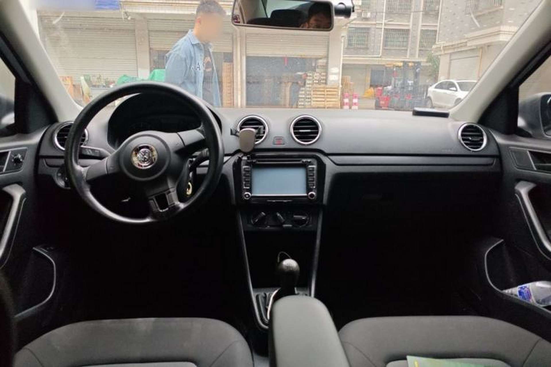 Used Volkswagen Jetta 2015 Zhuihui Edition 1.4L Manual Fashion Model Interior 2