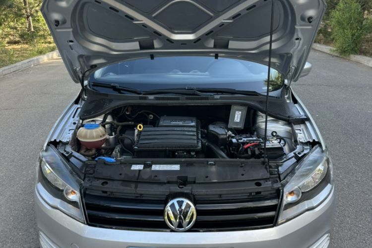 Used Volkswagen Jetta 2015 Value Edition 1.6L Manual Fashionable Style Interior 2