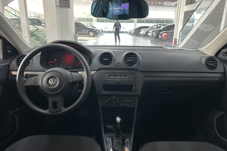 Used Volkswagen Jetta 2015 1.6L Automatic Fashion Model Interior 3