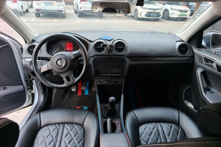 Used Volkswagen Jetta 2015 Zhuihui Edition 1.4L Manual Fashion Model Interior 5