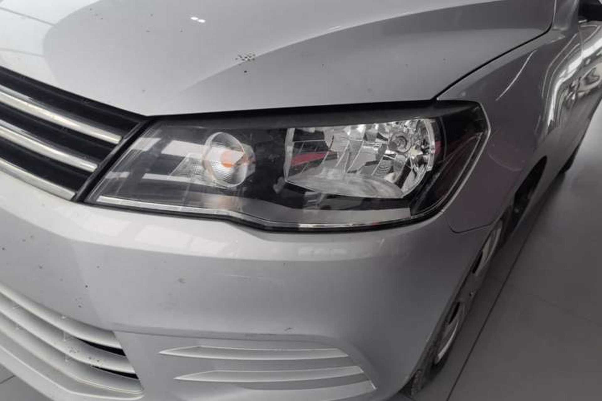 Used Volkswagen Jetta 2015 1.6L Automatic Fashion Model Left Front Headlight