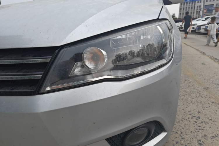 Used Volkswagen Jetta 2015 Zhuihui Edition 1.6L Manual Comfort Model Left Front Headlight