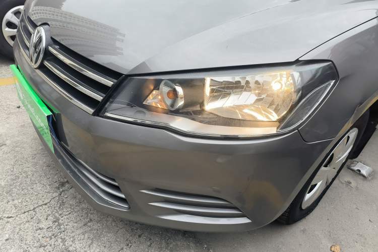 Used Volkswagen Jetta 2015 Value Edition 1.6L Automatic Fashion Version Left Front Headlight