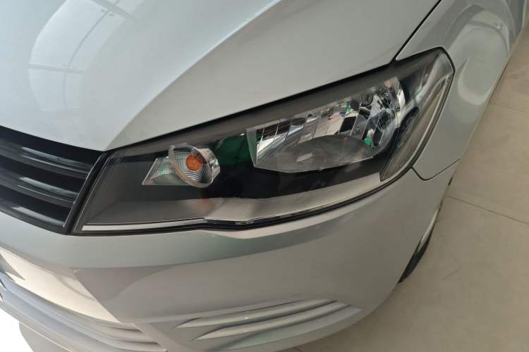 Used Volkswagen Jetta 2015 1.4L Manual Fashion Model Left Front Headlight
