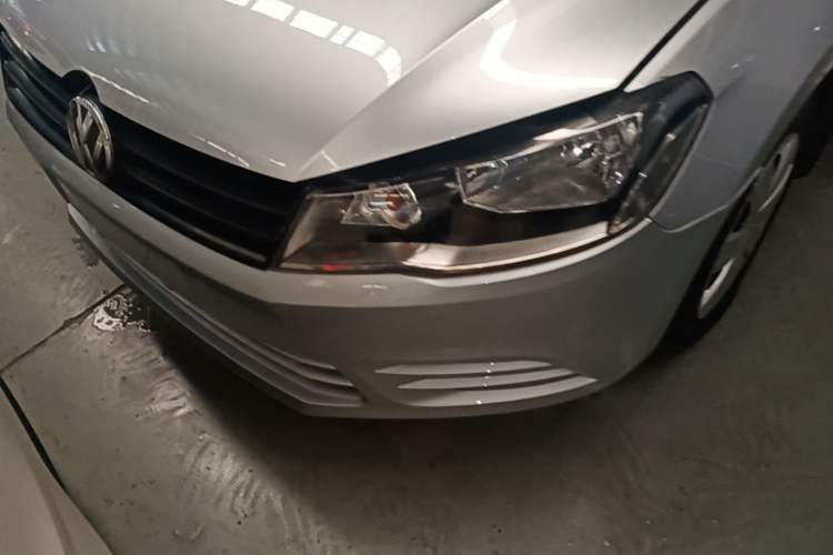 Used Volkswagen Jetta 2015 1.6L Manual Fashion Edition Left Front Headlight
