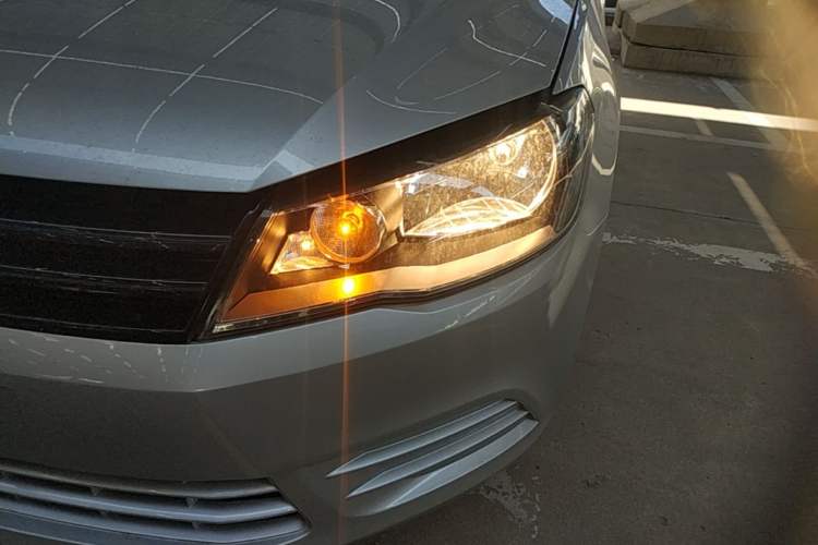 Used Volkswagen Jetta 2015 Zhuihui Edition 1.4L Manual Fashion Model Left Front Headlight