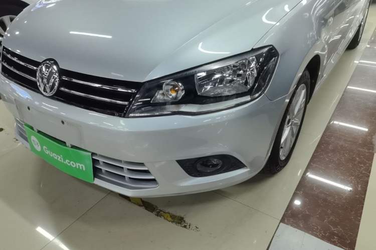 Used Volkswagen Jetta 2015 Value Edition 1.6L Automatic Comfort Version Left Front Headlight