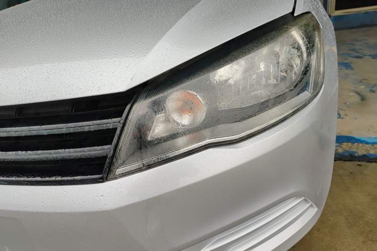Used Volkswagen Jetta 2015 1.6L Manual Fashion Edition Left Front Headlight