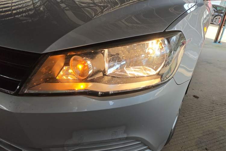 Used Volkswagen Jetta 2015 Value Edition 1.6L Automatic Fashion Version Left Front Headlight