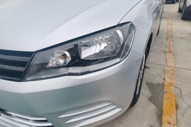 Used Volkswagen Jetta 2015 Value Edition 1.6L Manual Fashionable Style Left Front Headlight