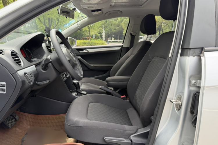Used Volkswagen Jetta 2015 1.6L Automatic Comfort Model Left Front Seat
