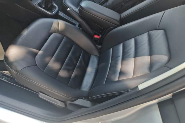Used Volkswagen Jetta 2015 1.6L Manual Comfort Model Left Front Seat