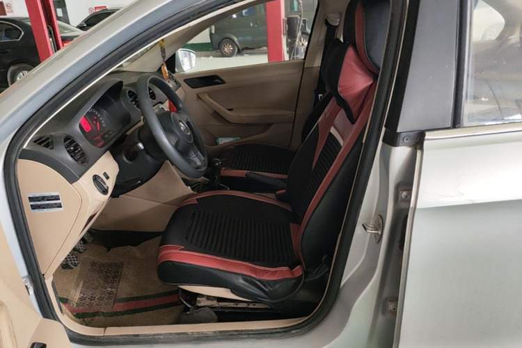 Used Volkswagen Jetta 2015 Zhuihui Edition 1.4L Manual Fashion Model Left Front Seat