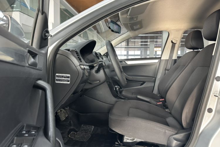 Used Volkswagen Jetta 2015 1.6L Automatic Fashion Model Left Front Seat