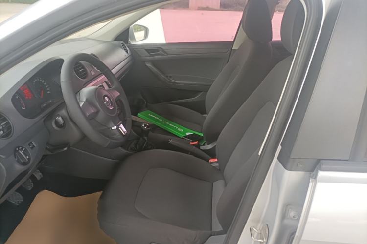 Used Volkswagen Jetta 2015 Value Edition 1.6L Manual Fashionable Style Left Front Seat