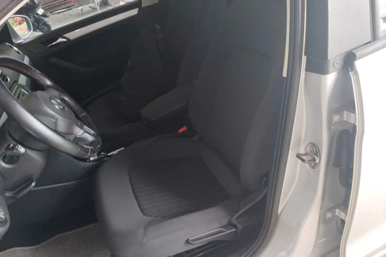 Used Volkswagen Jetta 2015 1.6L Automatic Comfort Model Left Front Seat