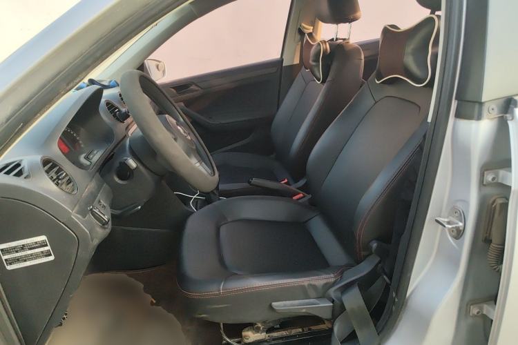 Used Volkswagen Jetta 2015 Value Edition 1.6L Manual Fashionable Style Left Front Seat