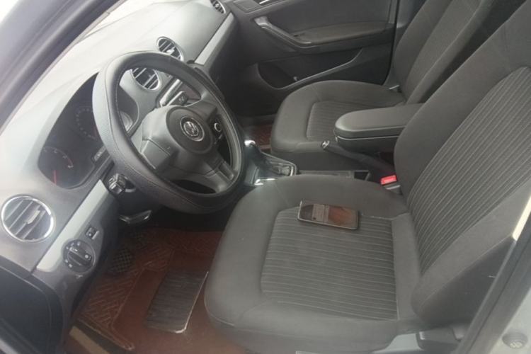 Used Volkswagen Jetta 2015 Value Edition 1.6L Automatic Comfort Version Left Front Seat