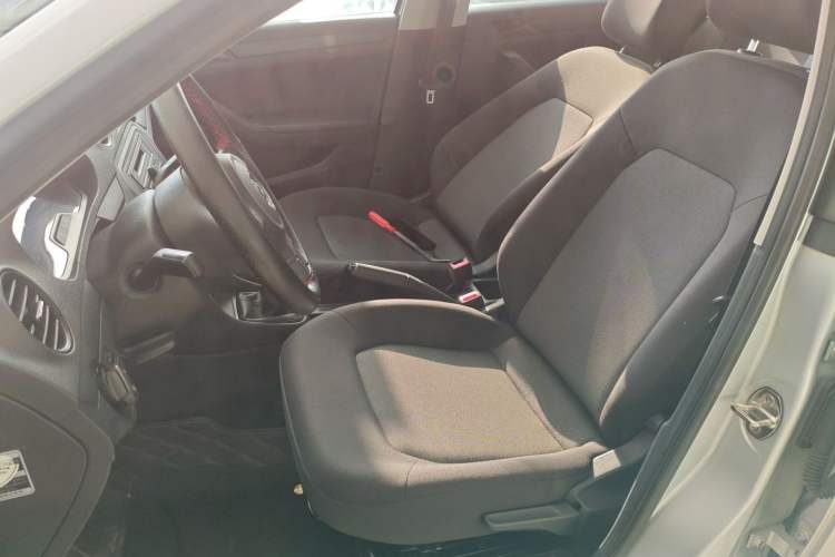 Used Volkswagen Jetta 2015 1.4L Manual Fashion Model Left Front Seat
