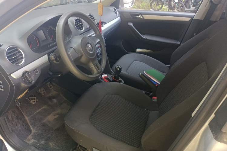Used Volkswagen Jetta 2015 1.6L Manual Comfort Model Left Front Seat