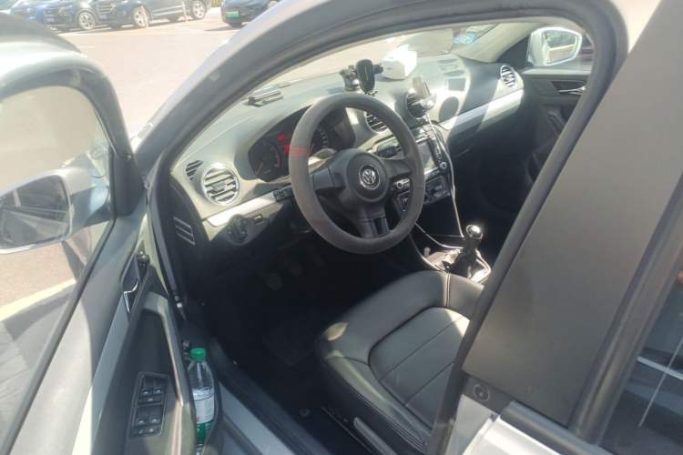 Used Volkswagen Jetta 2015 1.6L Manual Comfort Model Left Front Seat