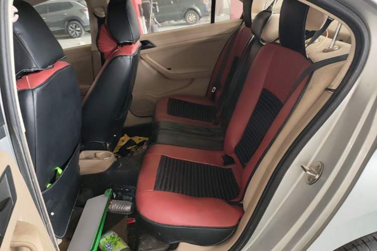 Used Volkswagen Jetta 2015 Zhuihui Edition 1.4L Manual Fashion Model Left Rear Seat