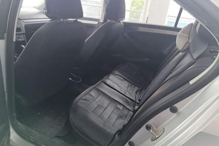 Used Volkswagen Jetta 2015 1.6L Automatic Fashion Model Left Rear Seat
