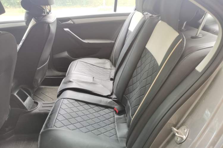 Used Volkswagen Jetta 2015 Zhuihui Edition 1.6L Manual Comfort Model Left Rear Seat