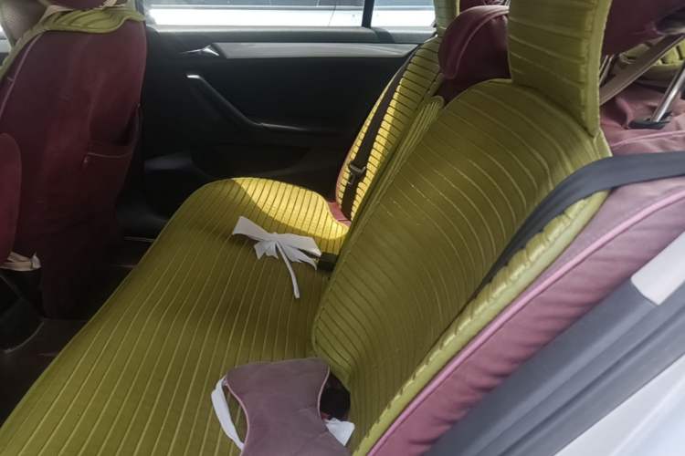 Used Volkswagen Jetta 2015 1.6L Manual Comfort Model Left Rear Seat