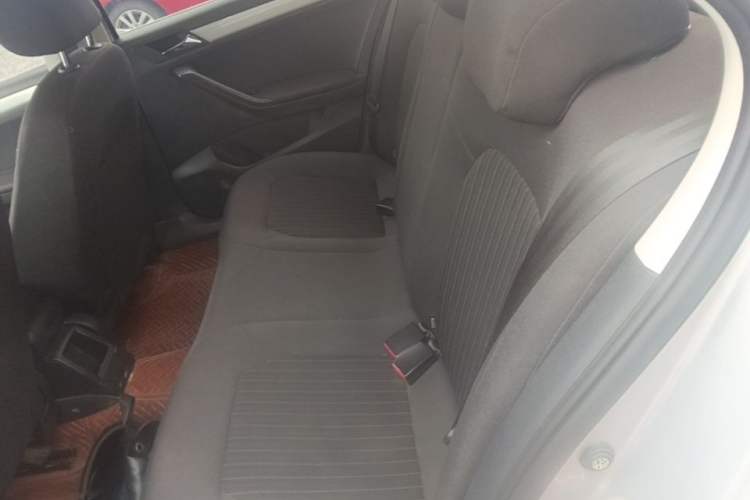 Used Volkswagen Jetta 2015 Value Edition 1.6L Automatic Comfort Version Left Rear Seat