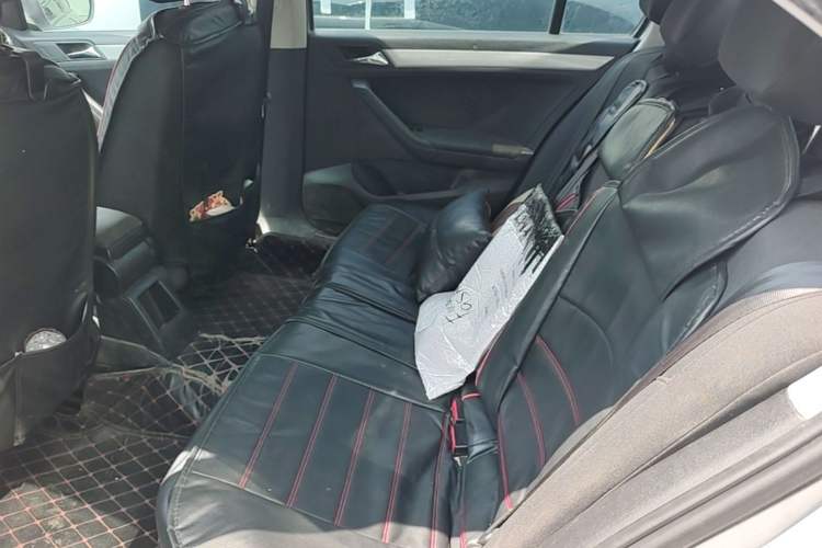 Used Volkswagen Jetta 2015 Zhuihui Edition 1.6L Manual Comfort Model Left Rear Seat
