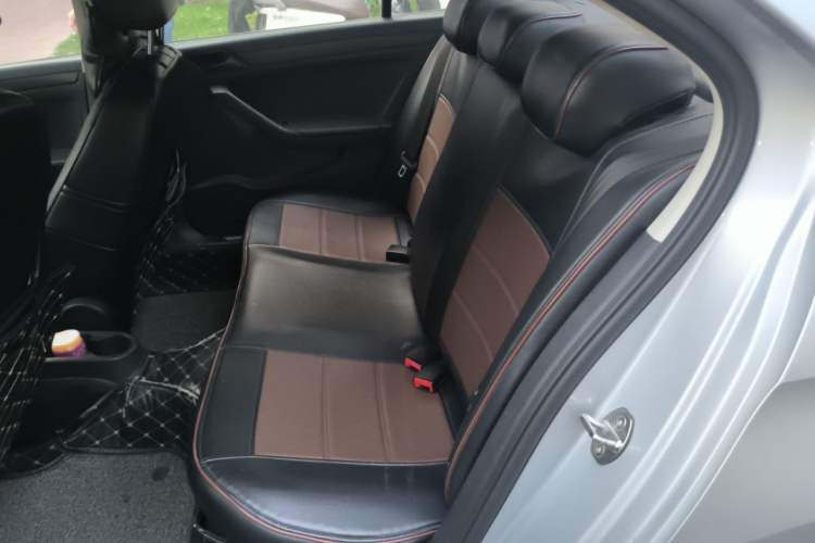 Used Volkswagen Jetta 2015 Value Edition 1.6L Manual Fashionable Style Left Rear Seat