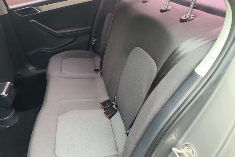 Used Volkswagen Jetta 2015 Value Edition 1.6L Automatic Fashion Version Left Rear Seat
