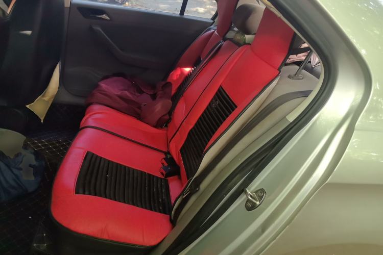 Used Volkswagen Jetta 2015 Value Edition 1.6L Manual Fashionable Style Left Rear Seat